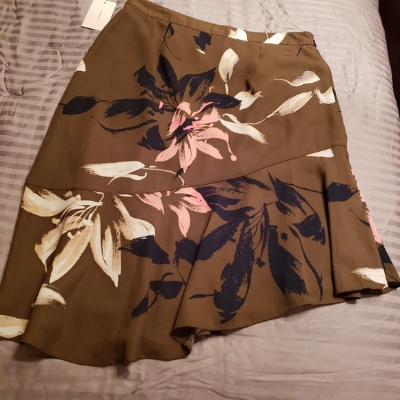 NWT HALSTON high / low length floral skirt 10 - Picture 2 of 3